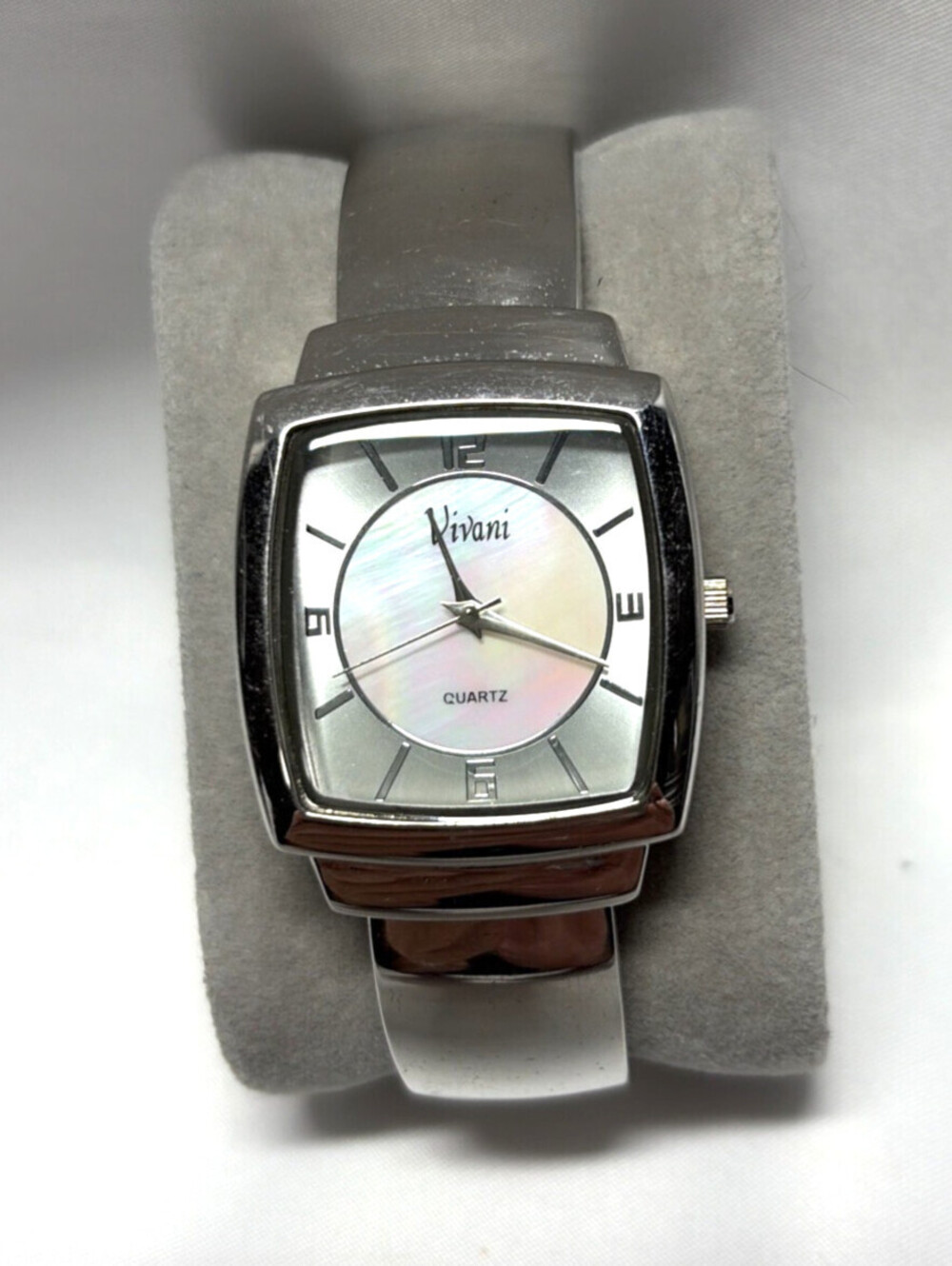 Vivani Quartz Ladies Bangle Watch K1184 Silver-tone Case Champaign MOP Dial